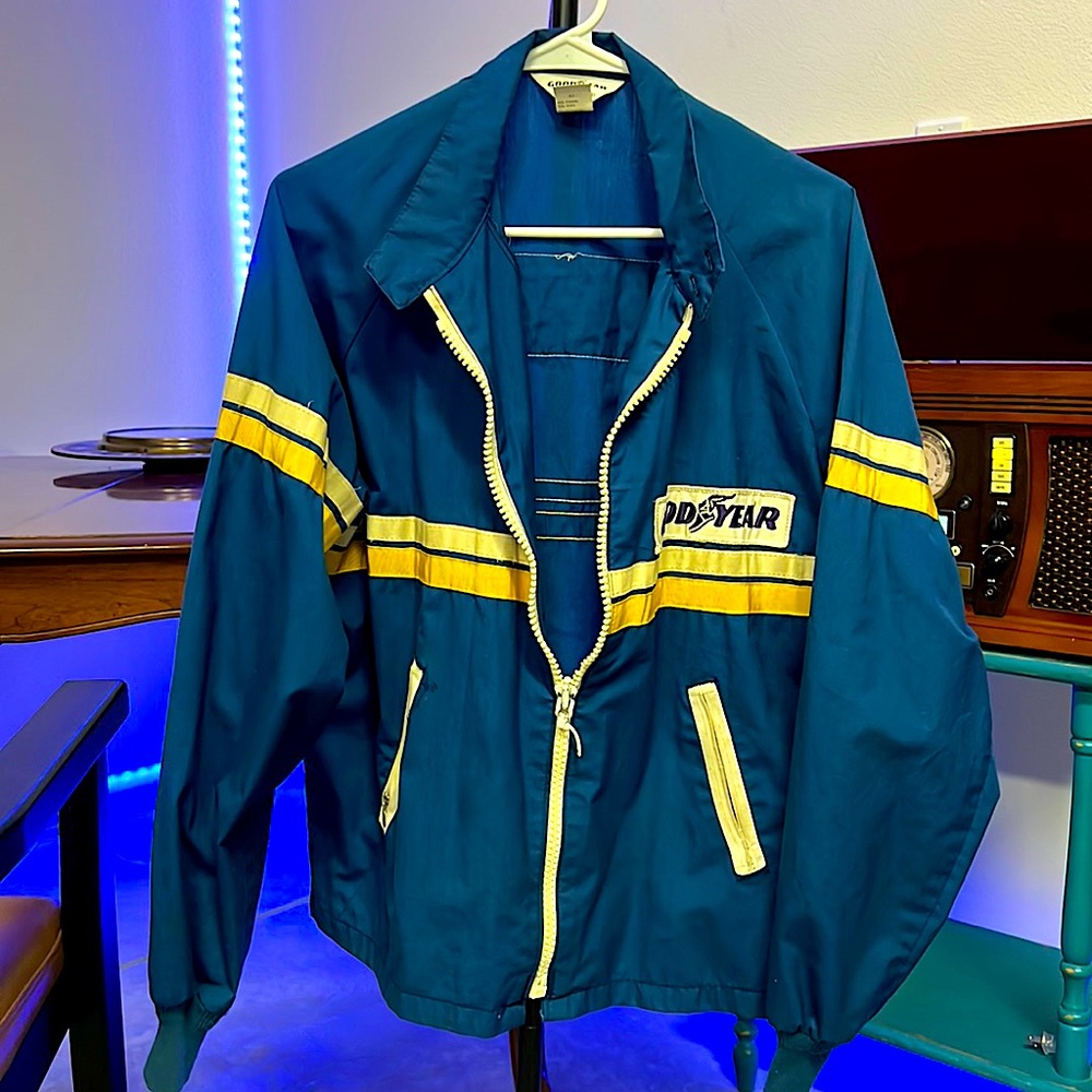 GoodYear Offical Racing Apparel Windbreaker. Size: L. Color: Blue